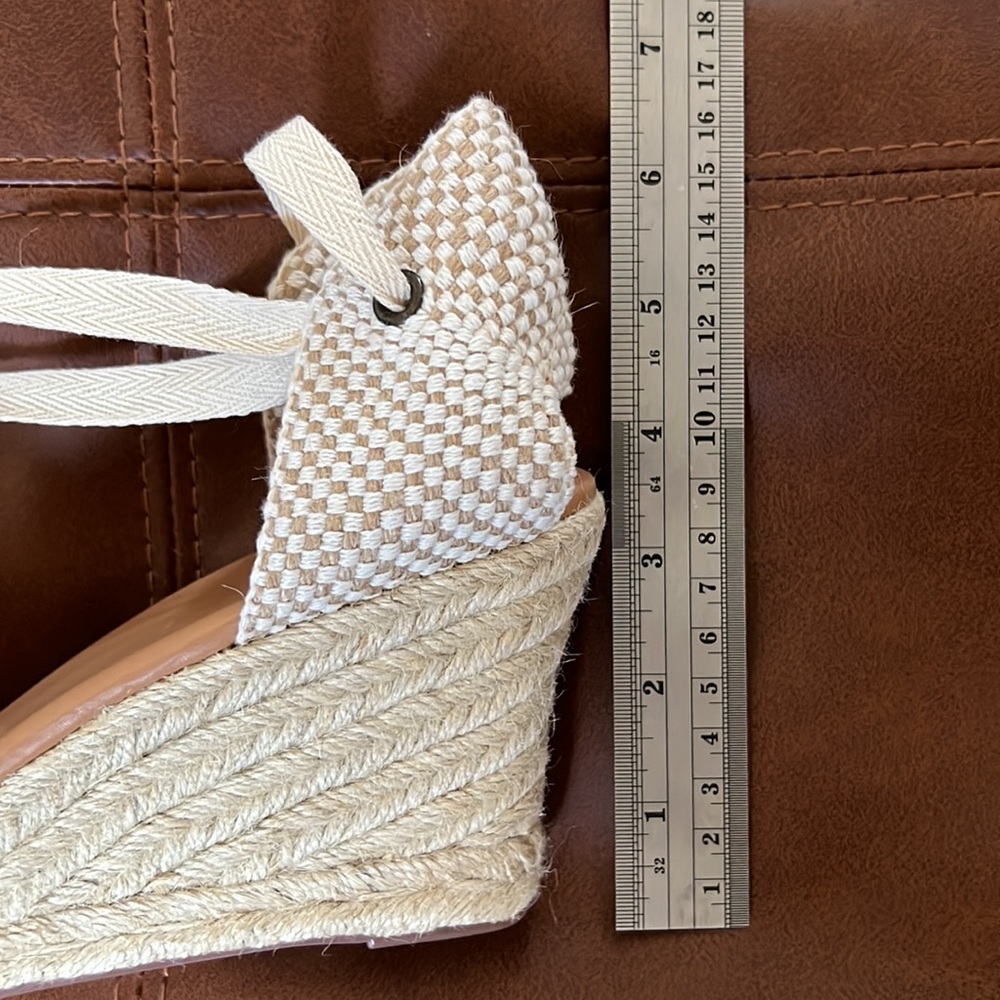NEW: Woman Espadrille wedges. - Picture 9 of 10